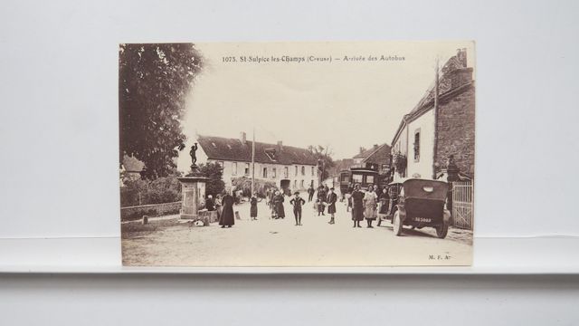 St-Sulpice-les-Champs : Arrivée des Autobus. T.B.E.