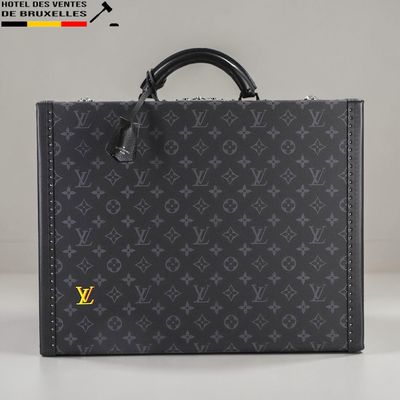 Porte-documents Louis Vuitton en cuir noir Monogramme avec finitions dorées