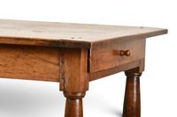 TABLE en bois naturel, plateau rectangulaire, piétement à qu… (photo 3)