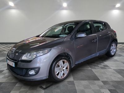 a picture of a grey car parked on a checkered floor