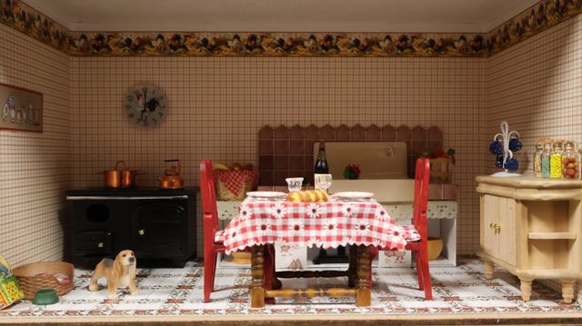 Diorama. Composition miniature, dans une vitrine en bois, vitre e...