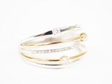deux bagues en or et en argent serties de diamants, sur fond blanc