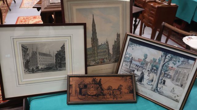 Lot de 2 gravures, repro « scène de rue », plaque cuivre gravée