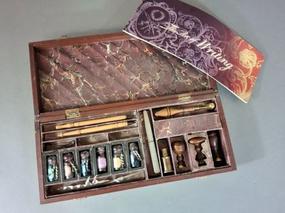 The Art of Writing. Nécessaire d'écriture comprenant deux pl…