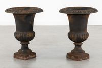 Paire de vases de jardin en fonte, dits « vases Médicis », d… (photo 4)