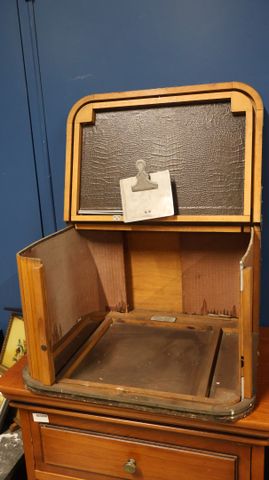 Coffret STOR’ BOX  - Boîte de rangement pour platine. Dans l’état