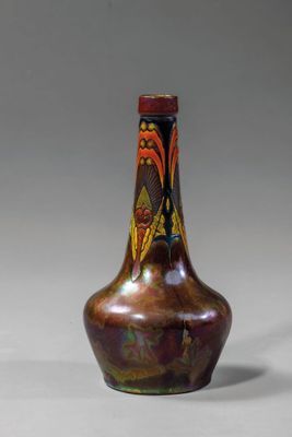une image représentant un petit vase orné d'un motif