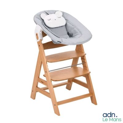 chaise haute en bois pour bébé avec assise grise et coussin gris