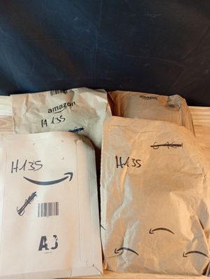 Lot de 4 colis Mystere (Retour Amazon,NPAI, Adresse incomple…