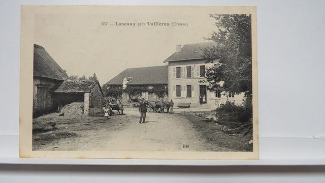 Vallière : Lascaux, près Vallière (HM 157). TBE.