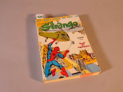 La bande dessinée Spider-Man est posée sur une table