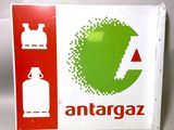 un panneau sur lequel est inscrit « Antargaz » sur le côté
