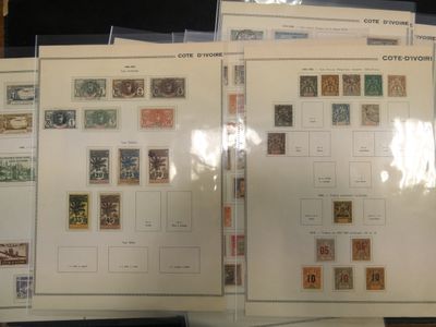 il y a beaucoup de timbres de toutes sortes sur ces pages