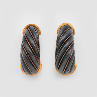 Paar Ohrclips von Cartier Gelb-, Rosé- und Weißgold, gest. 7…