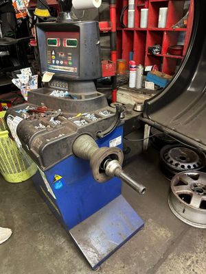 a machine that is sitting in a garage