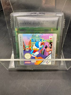 une boîte en plastique contenant un jeu
