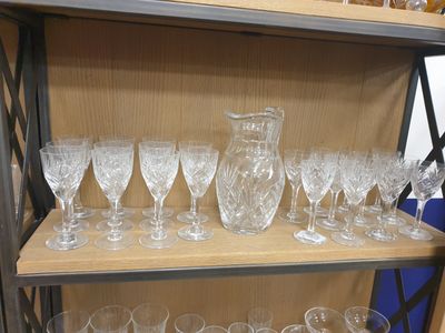 SAINT LOUIS Partie de service de verres à pied en cristal ta…