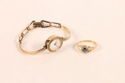 Bague en or jaune 750 ‰ sertie d'un saphir de forme ovale. - Photo 1