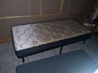 Intégralité de la pièce comprenant lit en 90cm avec sommier …