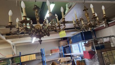 2 lustres en bronze 6 et 8 branches