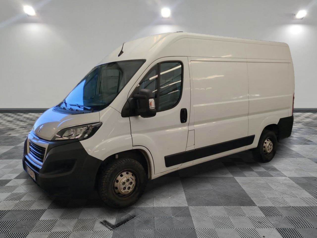 PEUGEOT - BOXER TOLE 330 L2H2 BLUEHDI 140 SS PREMIUM - GO - Mise en service: 29/09/2022 - euro 6