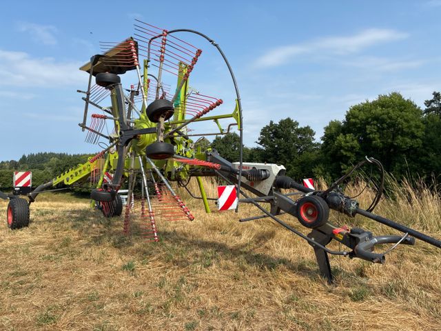 Andaineur CLAAS 1800 LINER TWIN, immatriculé EX-104-WT, 1ère mise...