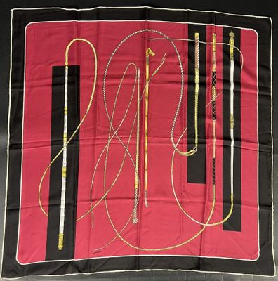 FOULARD BACCARA à LYON. Réunion de 4 carrés en soie imprimés…