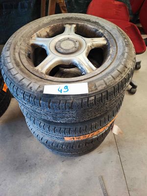 2 pneus été Continental 175/65 R14