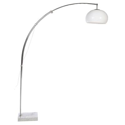 lampe sur pied avec un pied en marbre et un abat-jour en verre blanc