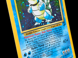 une carte Pokémon avec un motif bleu et jaune