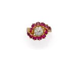 une bague sertie de diamants et de rubis