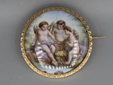 une photo d'une photo représentant deux chérensils dans une assiette