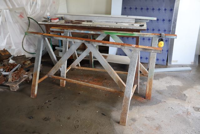 Tréteaux, tables de travail de fabrication artisanale