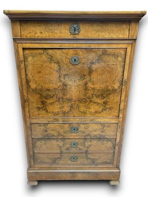 Un secrétaire Louis Philippe à abattant en placage de loupe …