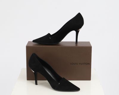 louis vuitton black sued pointed toe pumps