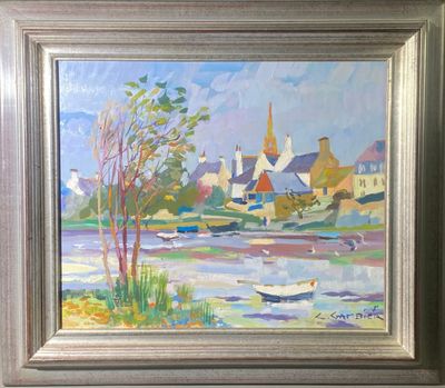 une peinture à l'huile représentant un village au bord d'une rivière, avec une église en arrière-plan