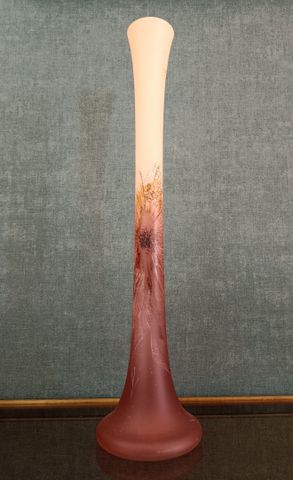 Grand vase soliflore en verre coloré. H 50 cm