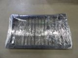 un récipient en plastique contenant tout un tas de fils