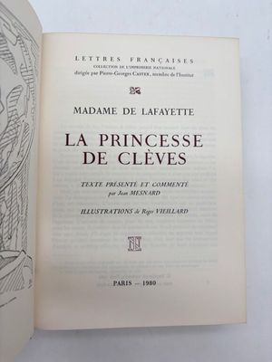 un livre ouvert sur lequel est dessinée une princesse