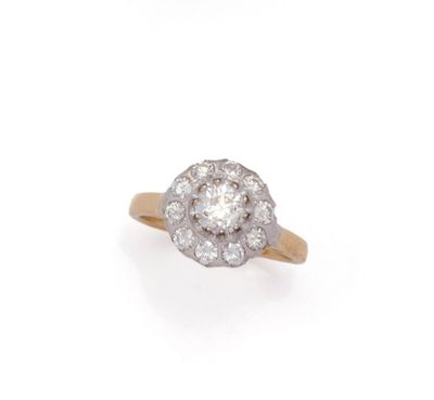 une bague à grappes de diamants de taille ancienne