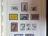 un livre avec un tas de timbres dessus