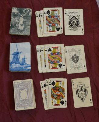 Trois jeux : CONGRESS PLAYING CARDS N 606, dos bleu représen…