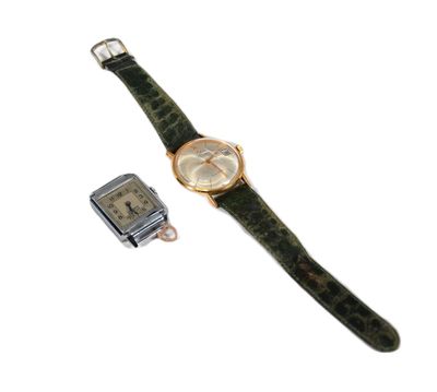 une image d'une montre et d'une montre-bracelet placées l'une à côté de l'autre