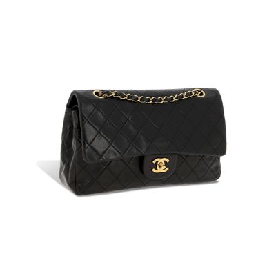 chanel sac à rabat en agneau matelassé noir
