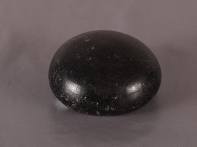 [ DIVERS ] Lissoir en verre moulé brun Xe siècles Etat d'usa… - Photo 1