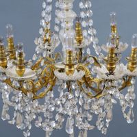 Lustre à 9 bras de lumières en métal doré à décor d'arabesqu… (photo 4)
