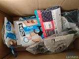 une boîte contenant de nombreux objets