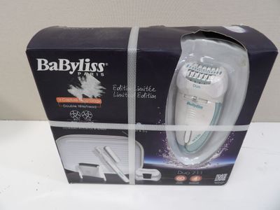 a babylis electric shaver in the box