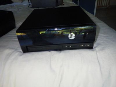 Un ensemble informatique comprenant :