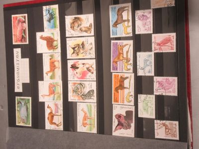 Timbres Poste Monde Neufs ET Obliteres .